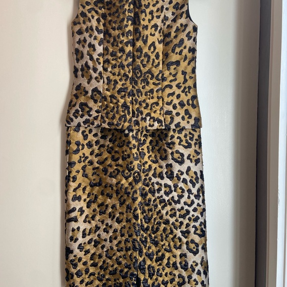 Dries Van Noten Leopard Print Top and Pencil Skirt Set - Picture 2 of 8